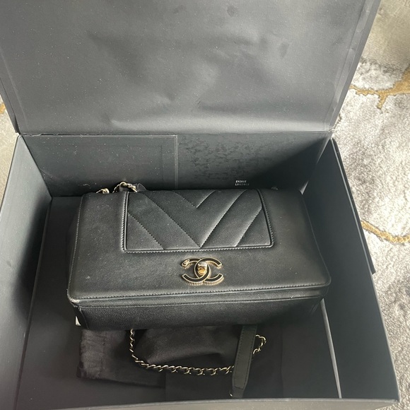 Chanel Bag Chevron - Picture 14 of 14